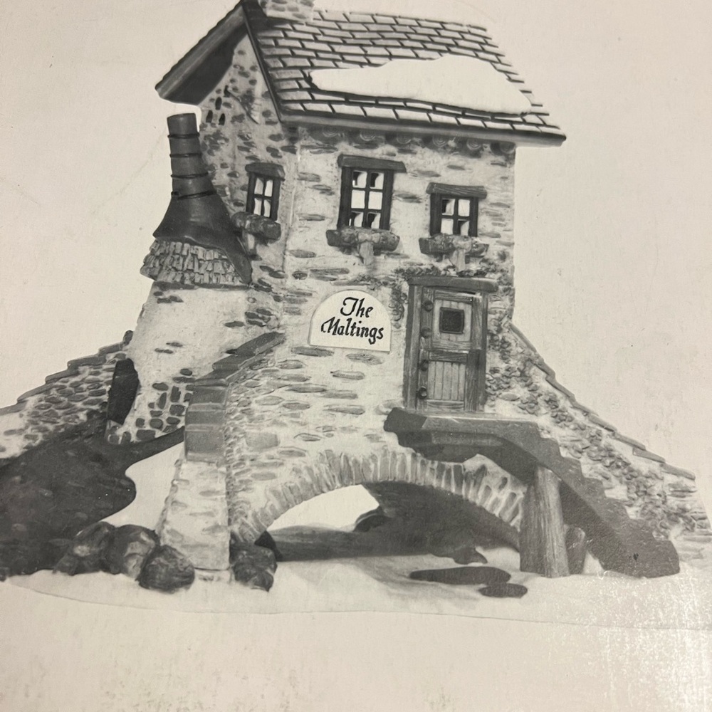Department 56 “ The Maltings” Holiday Village House - Picture 2 of 3